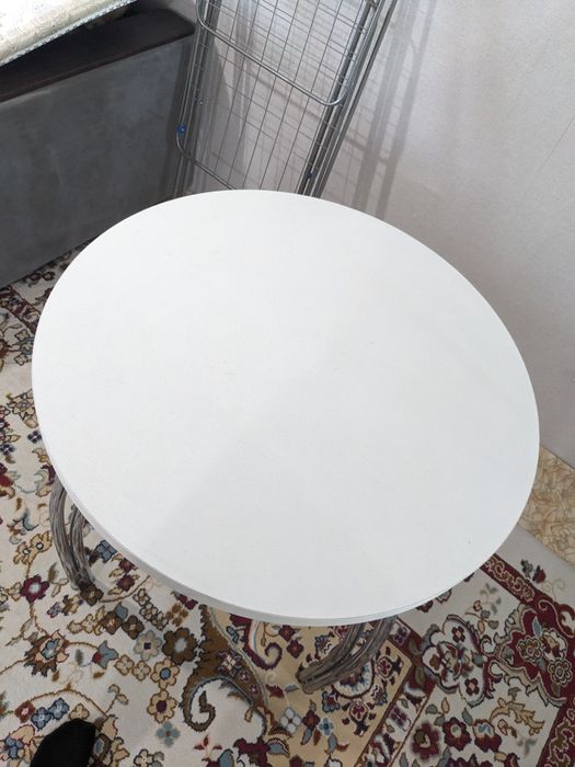 Продам стол в хорошем состоянии