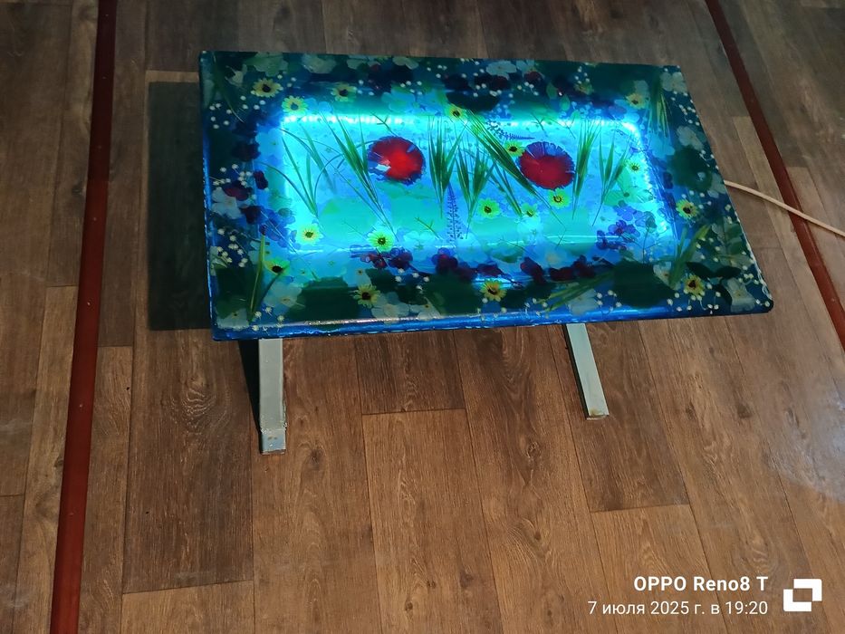 Продаётся журнальный столик