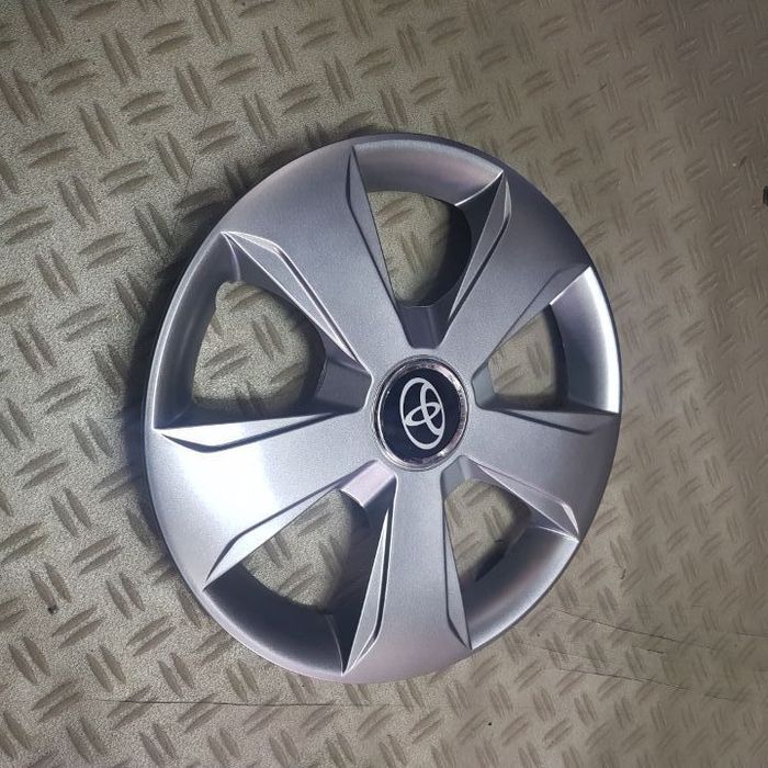 capace roti r15 toyota la set de 4 buc,capace janata aliaj