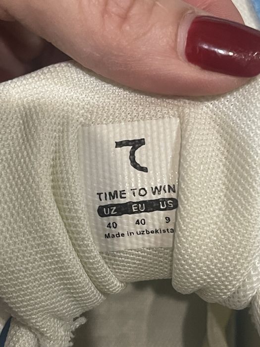 Кроссовки Saber размер 40