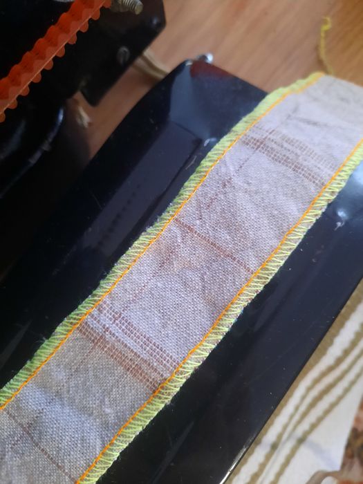 Продам хороший оверлок