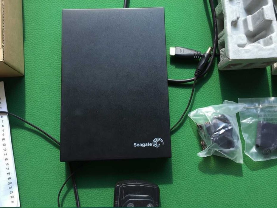 Внешний бокс SEAGATE для 3.5 харда.Корпус для большого 3.5 винчестера.