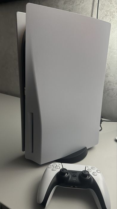 PlayStation 5 si Controller