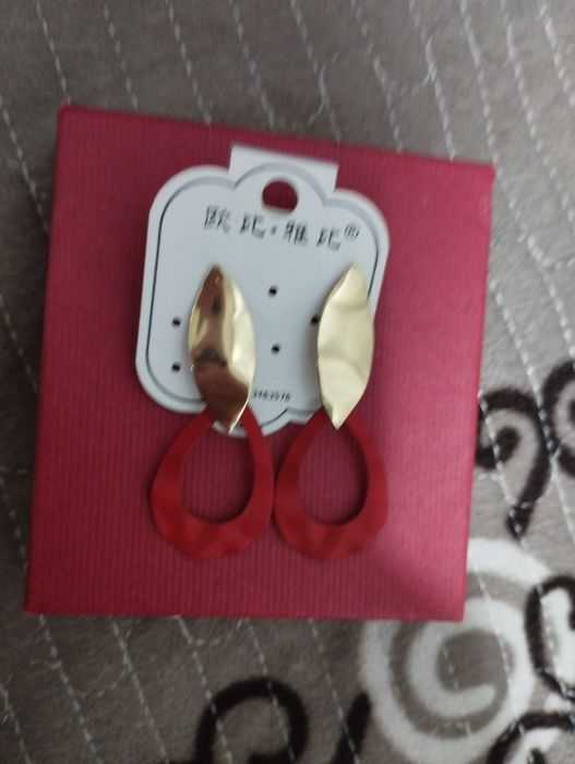 Сережки каждая по 25тыс