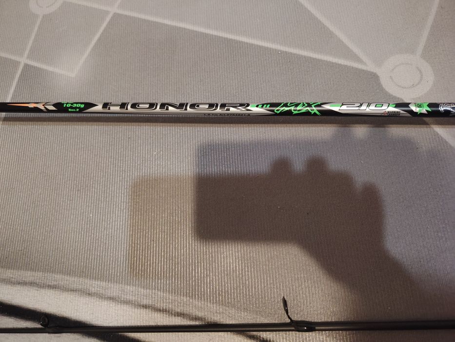 продам спиннинговое новое удилище