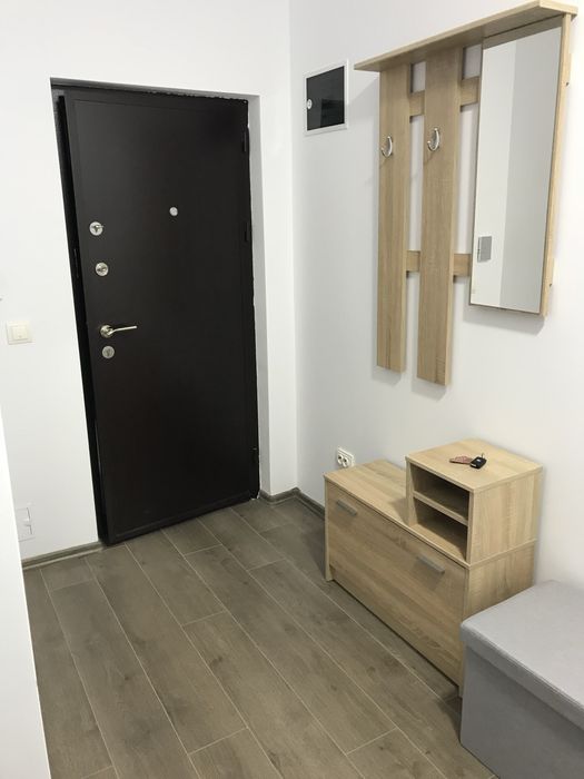 Inchiriez apartament + loc de parcare