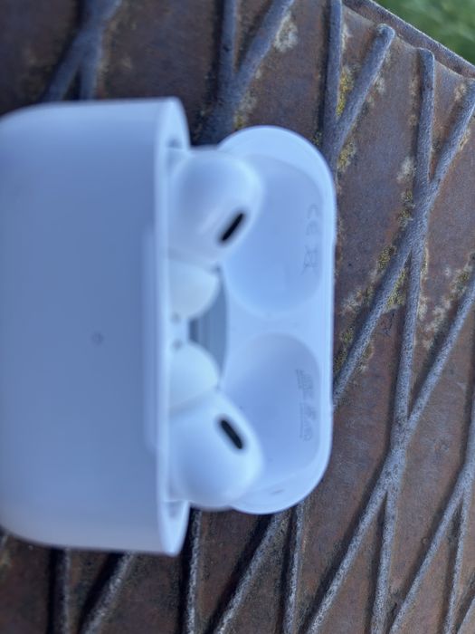 AirPods 2 Pro.