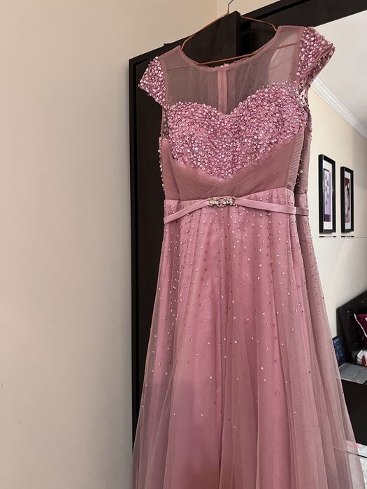 Вечерное платье ……….