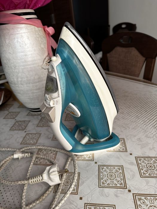 Продам утюг фирмы Tefal