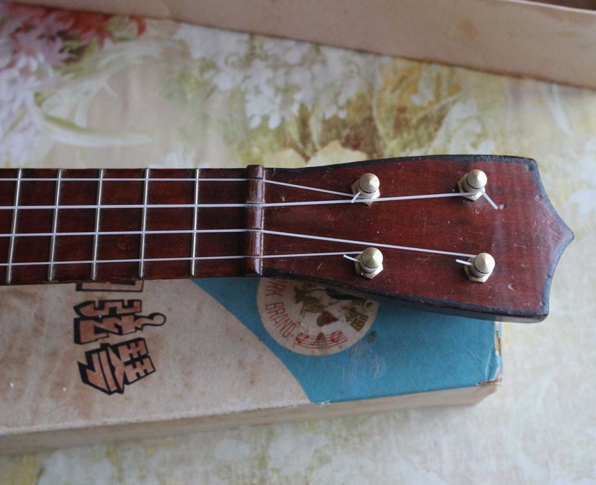 Укулеле китайско Vintage Ukulele Skylark