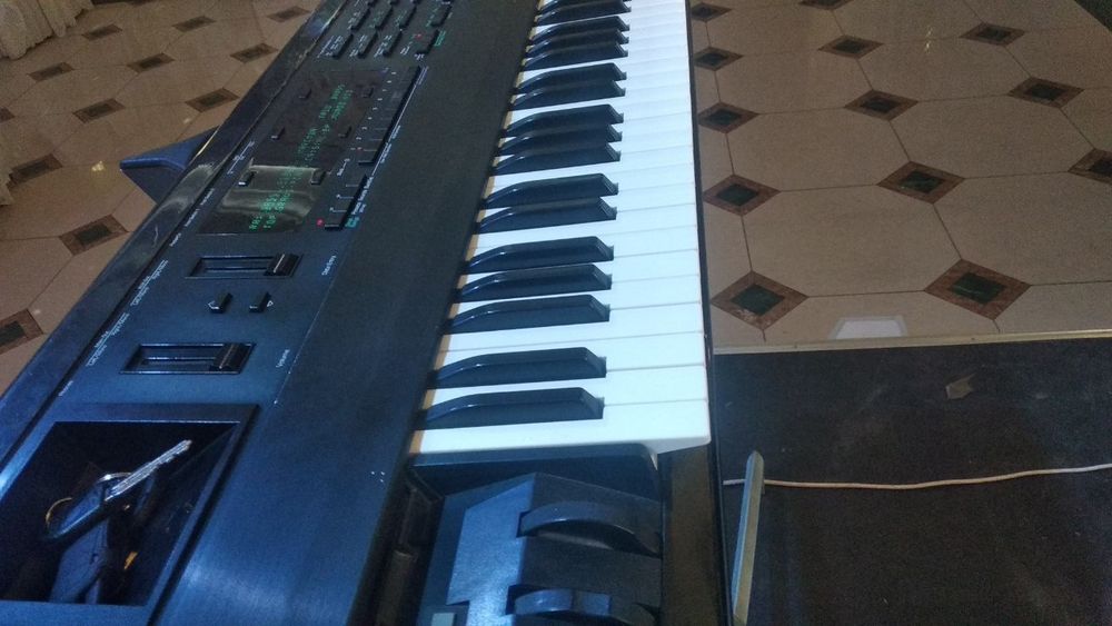 Pianino va stoykasi bn