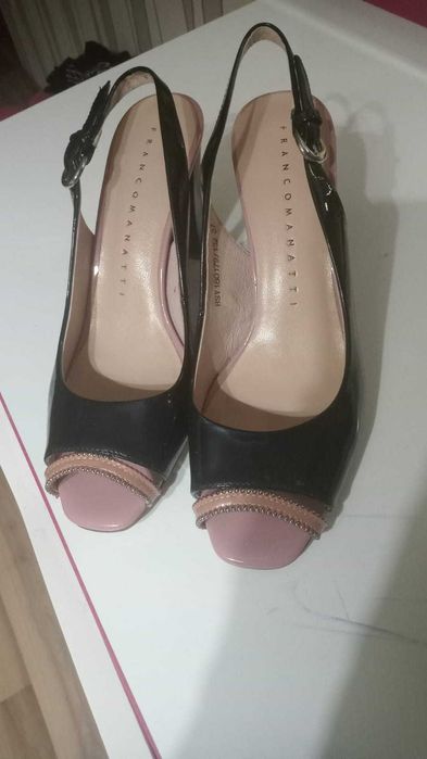 Обувь  (босоножки)