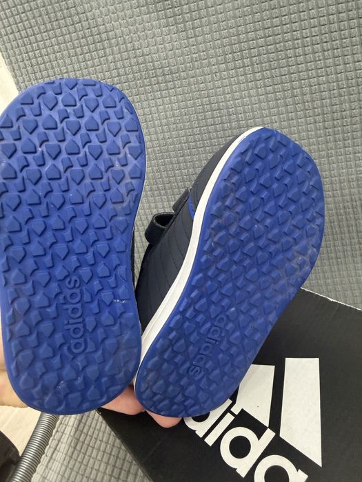 Детские кроссовки