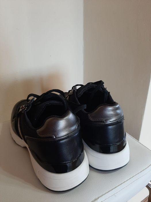 Спортни дамски обувки