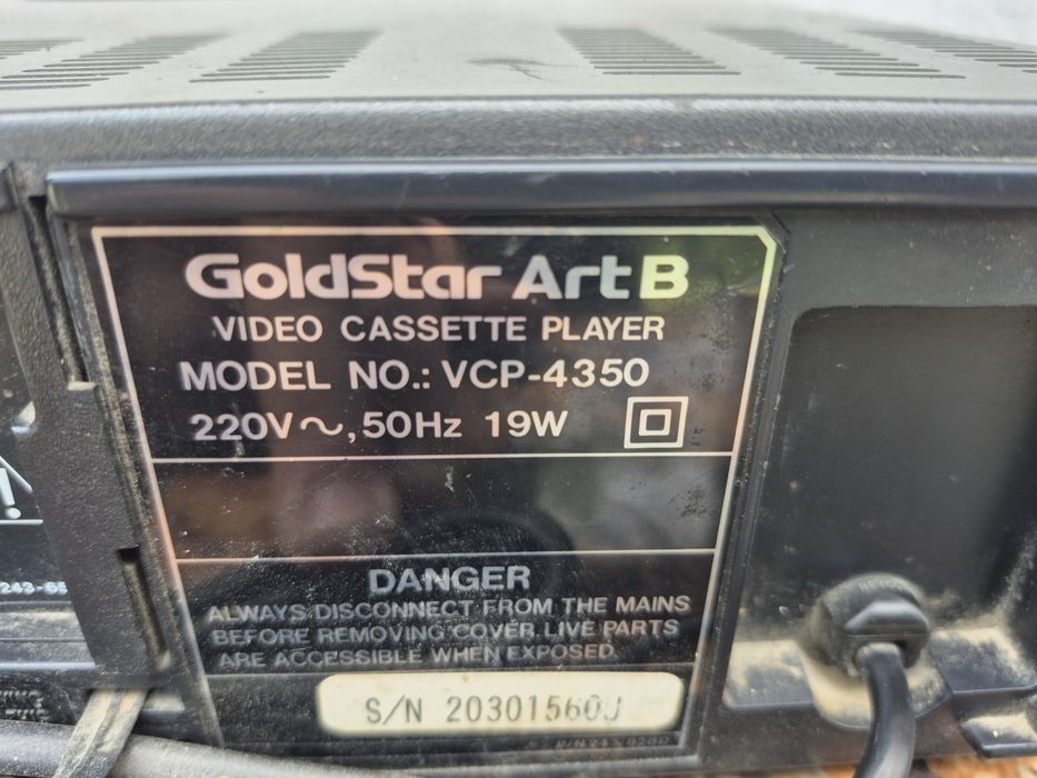 Vând video marca Gold Star model VCP 4350
