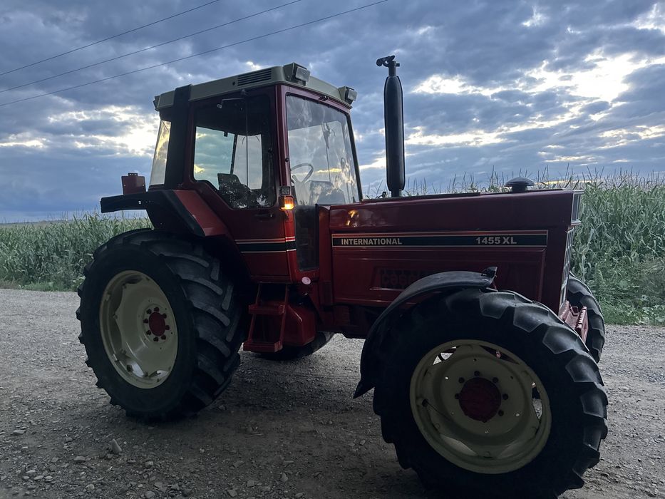 Tractor International 1255XL