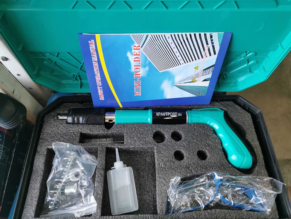 Комплект 100 броя пирони 7,3мм/8.5мм за ръчен пистолет за пирони-такер