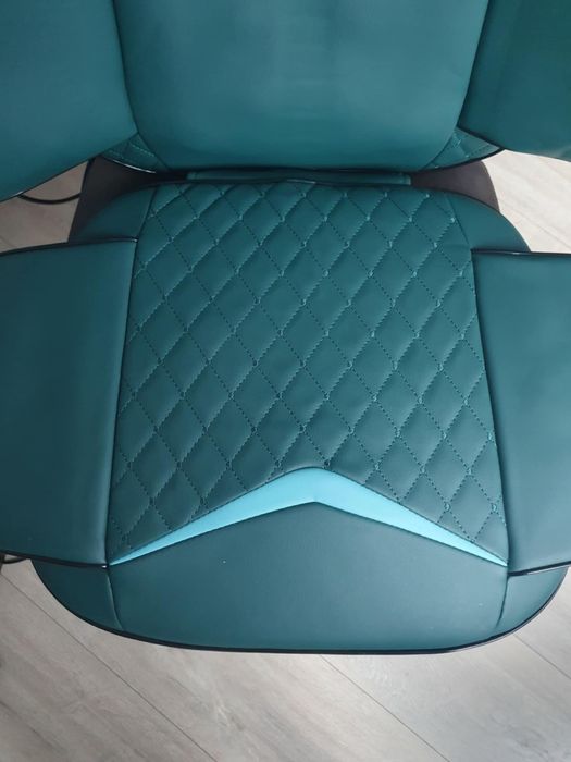 Масажен стол с нефритови камани