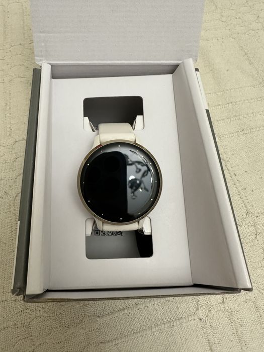 Garmin Venu 3s белый