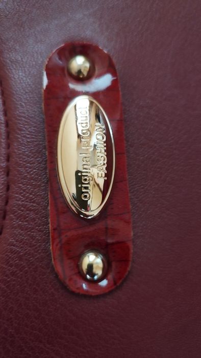 Нова дамска луксозна чанта червен лак