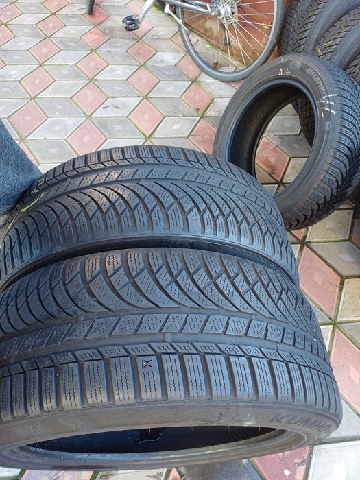 Vând 2 anvelope de iarna 245 45 r19 KUMHO foarte bune din 2023