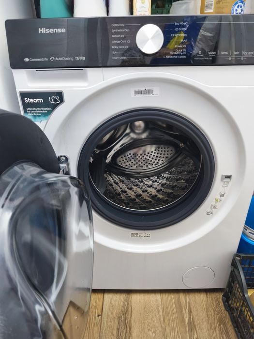 Vând maisna de spălat cu uscător