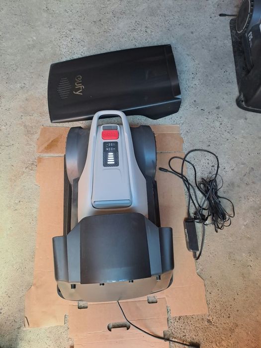 Robot de tuns iarba