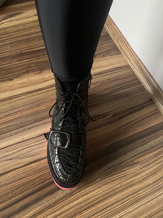 GHETE/botine de dama din piele naturala marimea  37