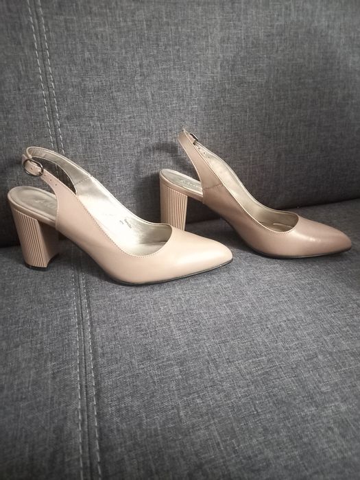 Pantofi cu toc de vara