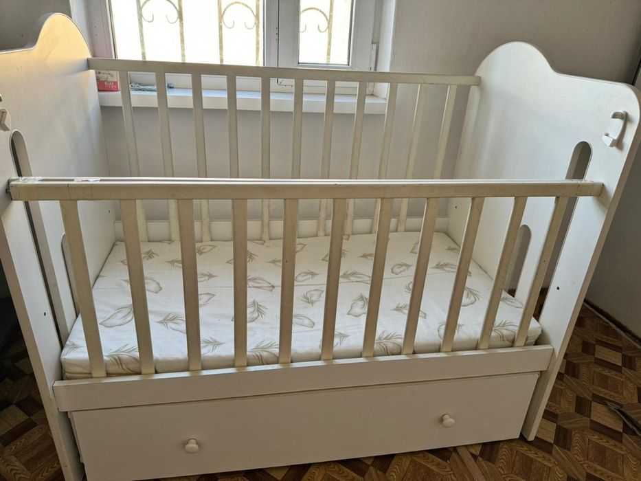 Продам детскую кроватку