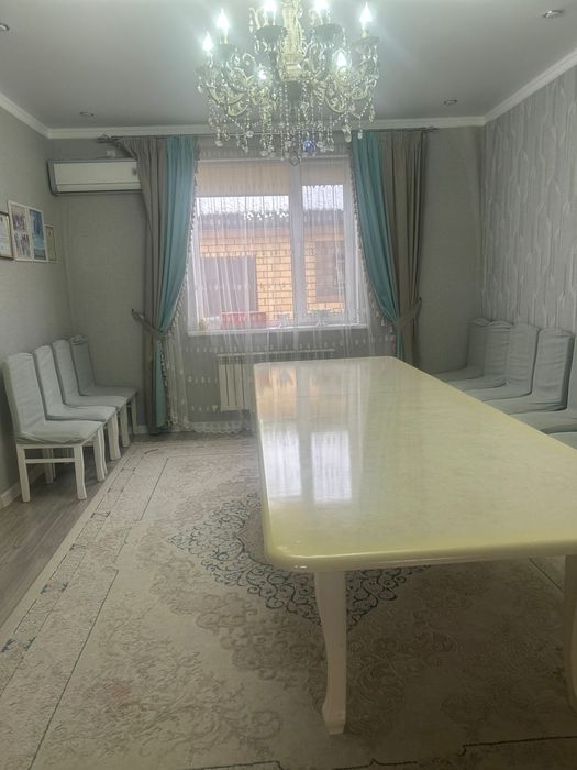 Продаётся стол со стульями