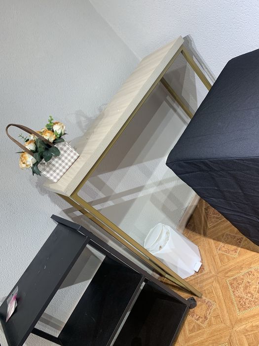 Продам кушетки зеркала для салона