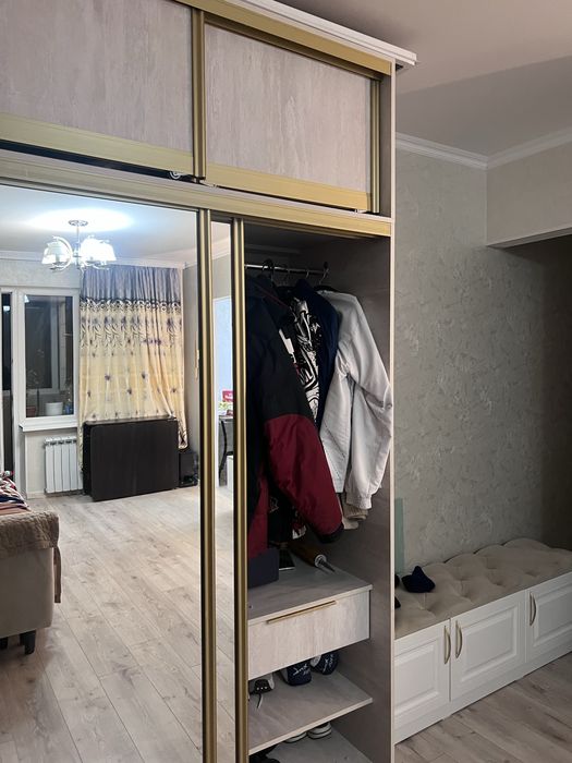 Продам шкаф в прихожую
