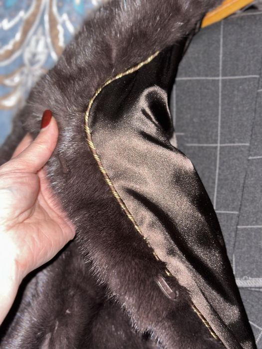 Продам норковую шубу