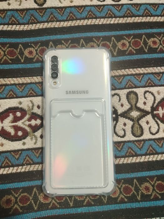 Продам Samsung A50
