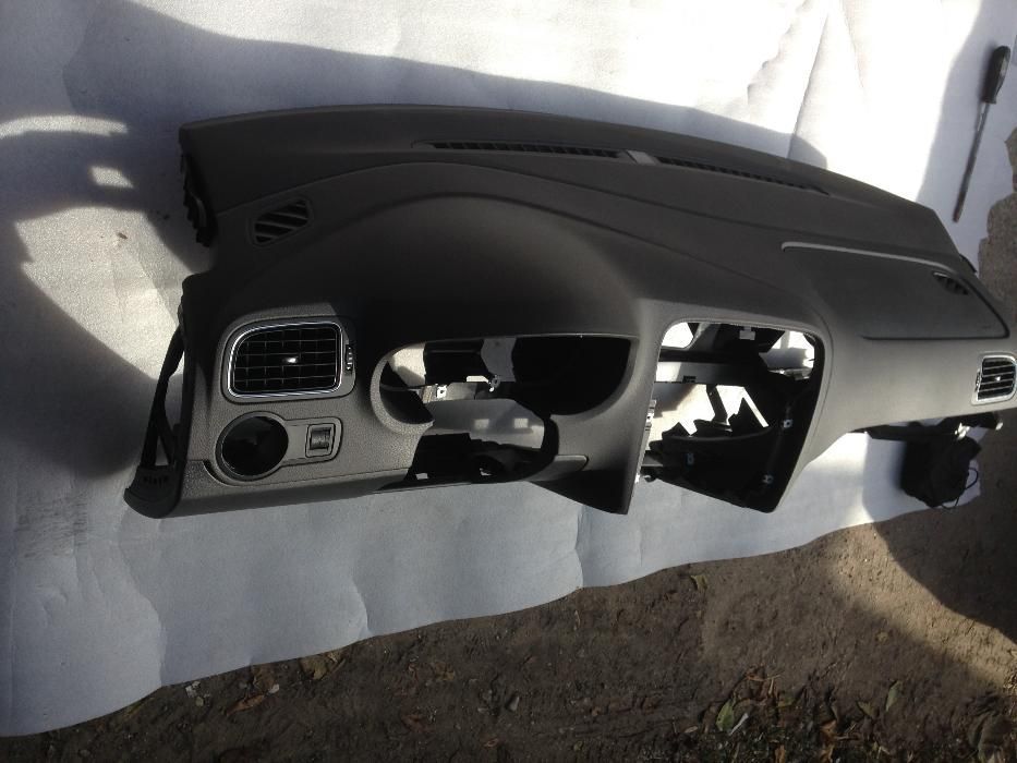 plansa bord vw polo 2017