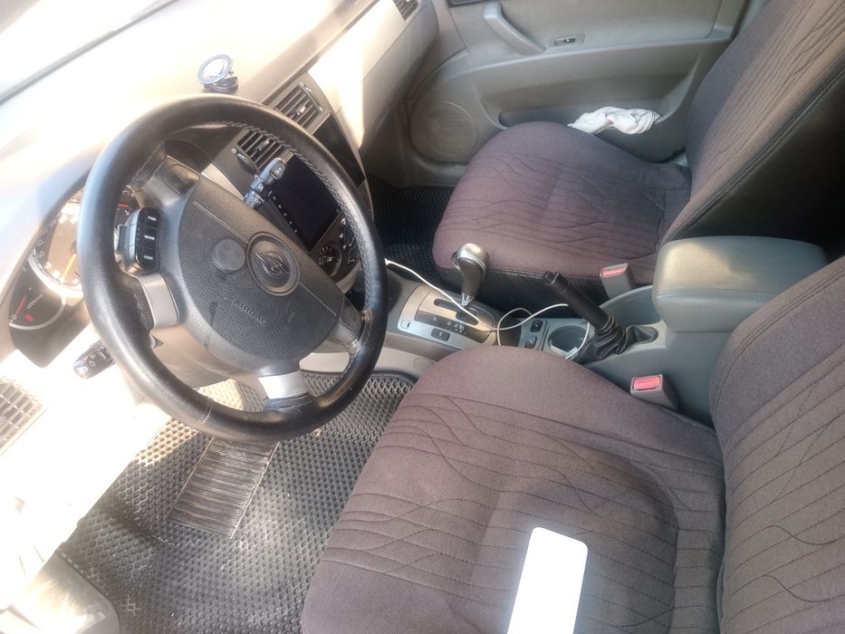 Gentra avtomat sotiladi srochna