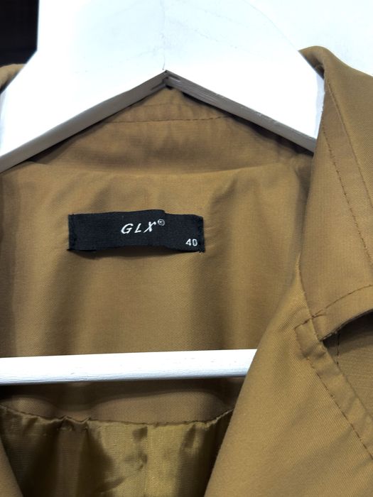 Тренч сатылады.узын длинада.Кулсарыы.