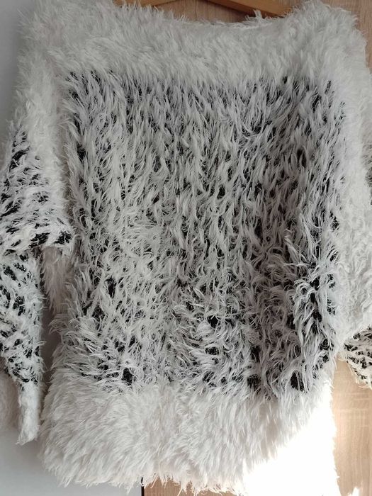 Дамска пухкава зимна блузка