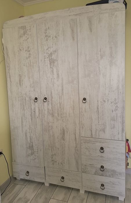 Скрин и гардероб