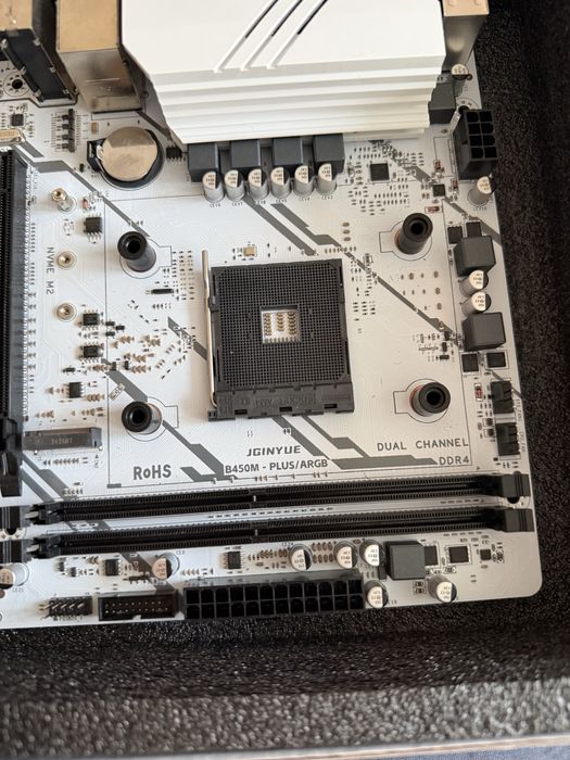 продам материнскую плату am4