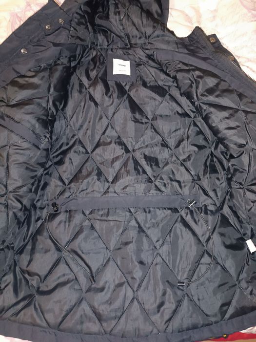 Geacă fis dama groasa cu vatelina la interior mărimea 146.