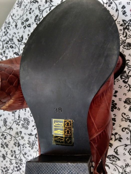 Шикозни обувки на Jeffery Cambell