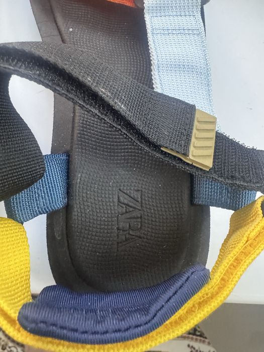 Сандали от Zara унисекс