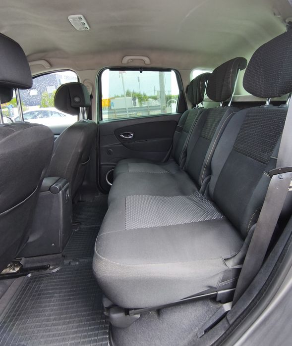 Vând Renault Scenic