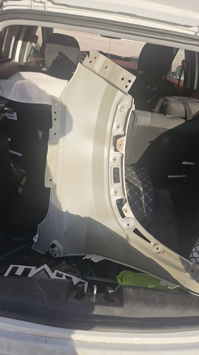 Крыло передней левое