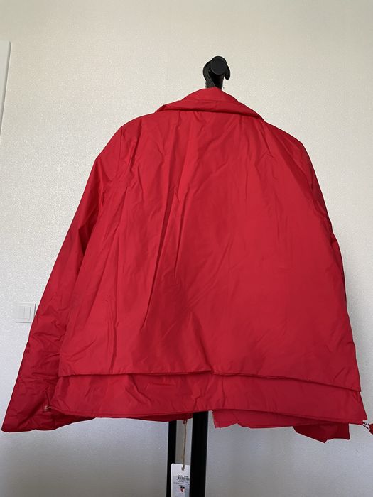 Женская куртка -ветровка