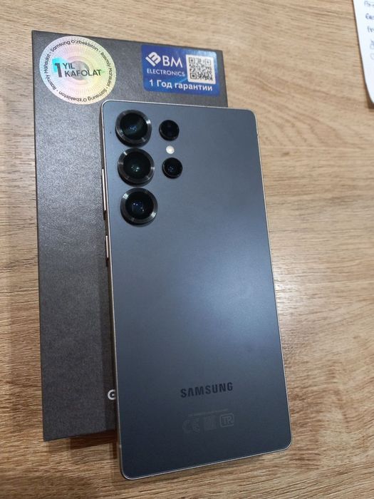 Продаётся Samsung S 25 ultra.