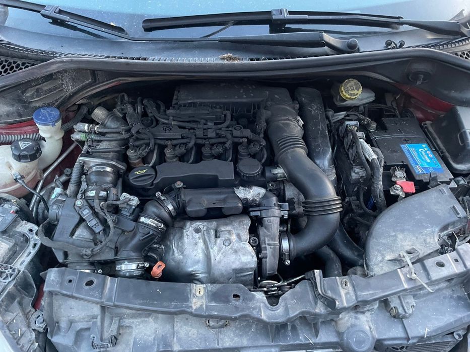 Dezmembrez peugeot 207 2009