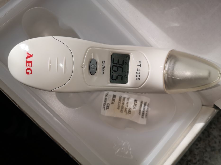 Termometru digital cu infrarosu pentru ureche AEG FT